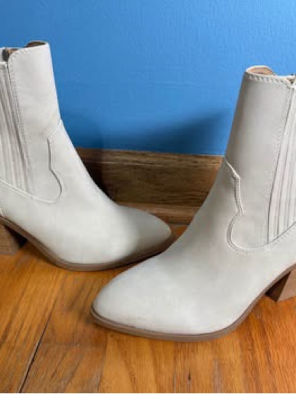 Kohl's Cream Block Heel Chelsea Ankle Boots